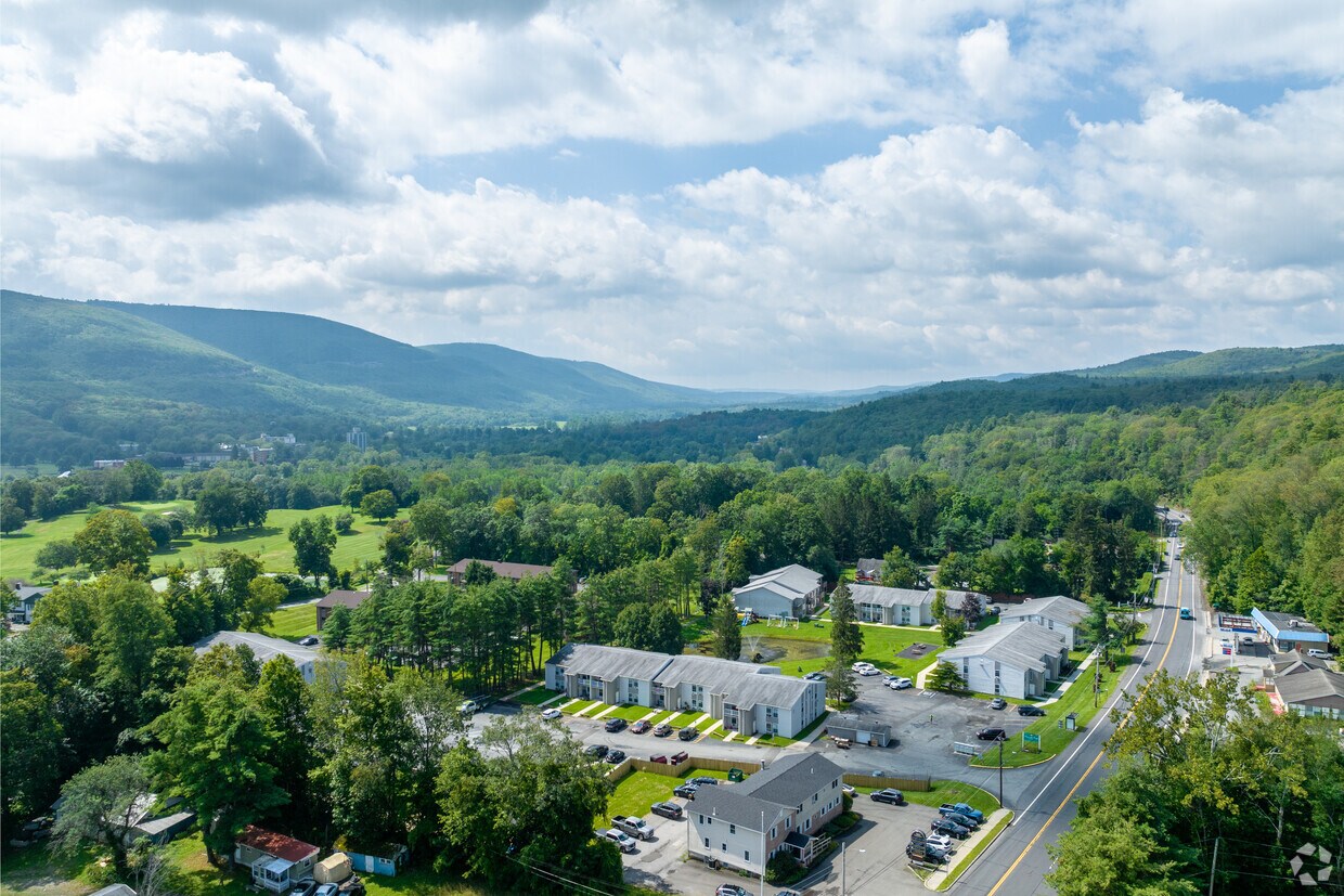 Aerial view of Emerald Pond Estates and the surrounding Ellenville hills